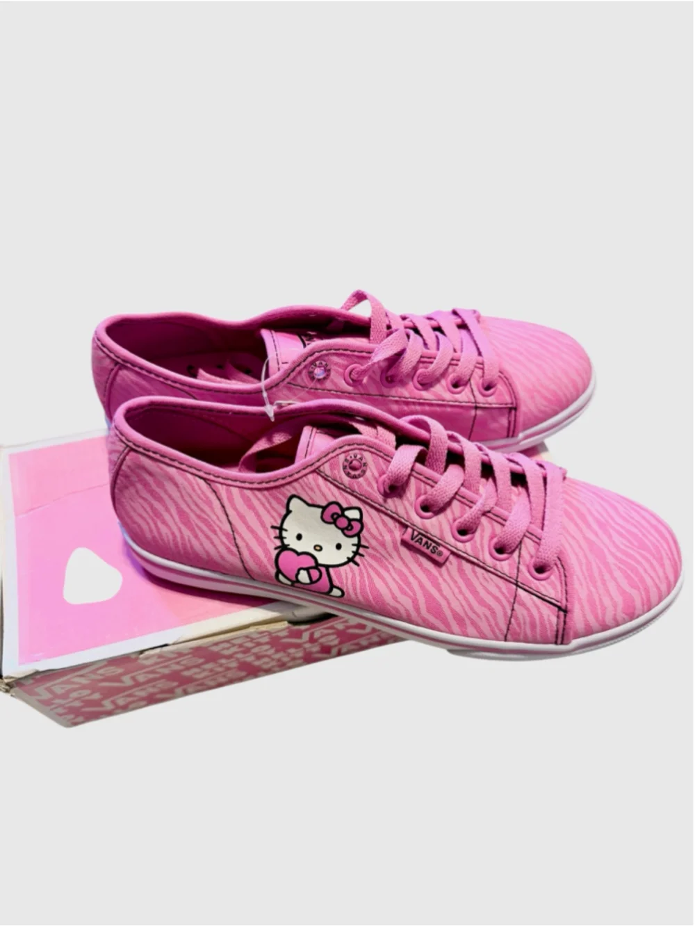 Women's Vans Hello Kitty Sneakers Size 7 Pink Zebra Print